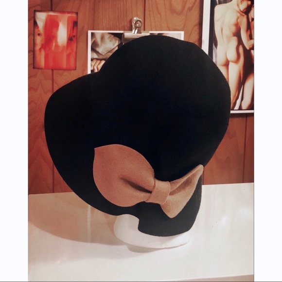 SOLD Retro Wool Black Brown Bow Bell Cloche Hat UO - Picture 6 of 8